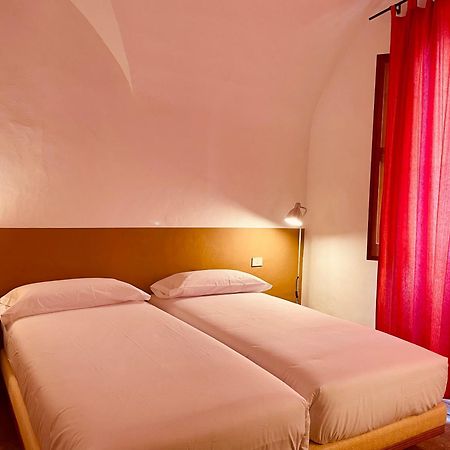 Apartaments Can Gibert 卡斯特罗·德波利亚斯 外观 照片