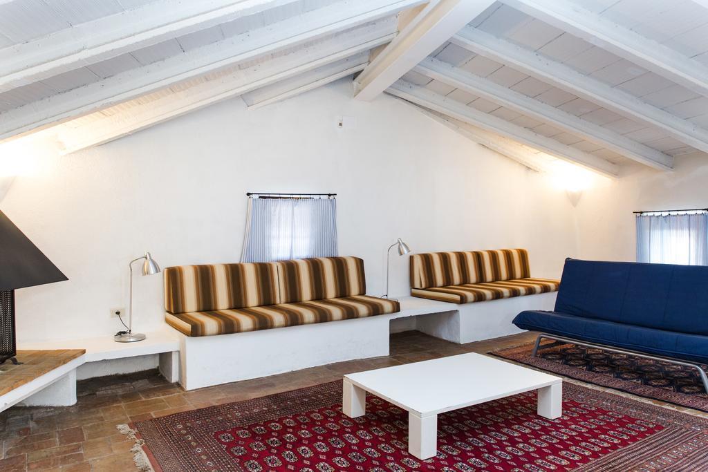 Apartaments Can Gibert 卡斯特罗·德波利亚斯 外观 照片